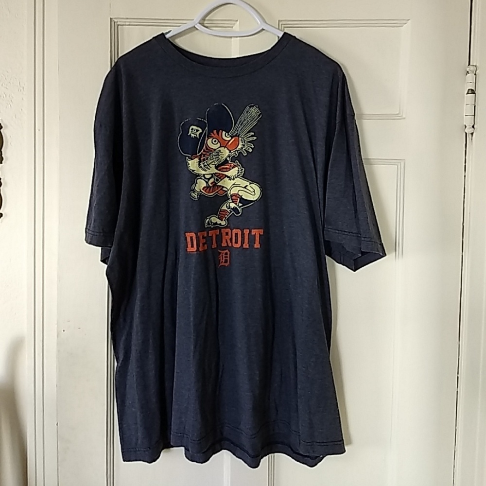 Detroit tigers t-shirt